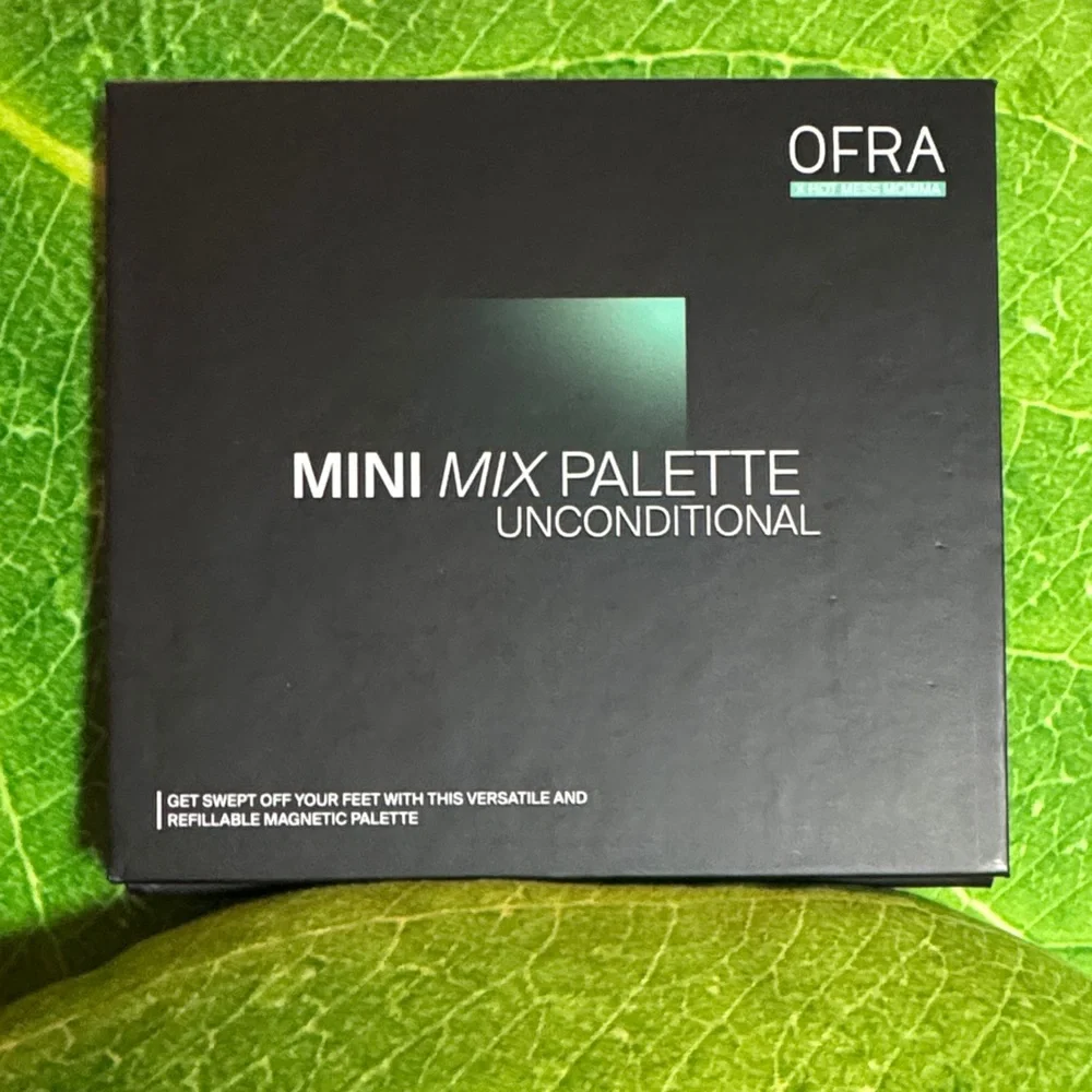 OFRA Eyeshadow & Cheek Palette — Pink, Brown, Bronze, Peach, Gold and plum.